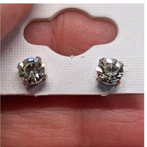 Vintage New Stud Earrings Silver Tone Clear Rhinestone Round Solitaire 4-Prongs